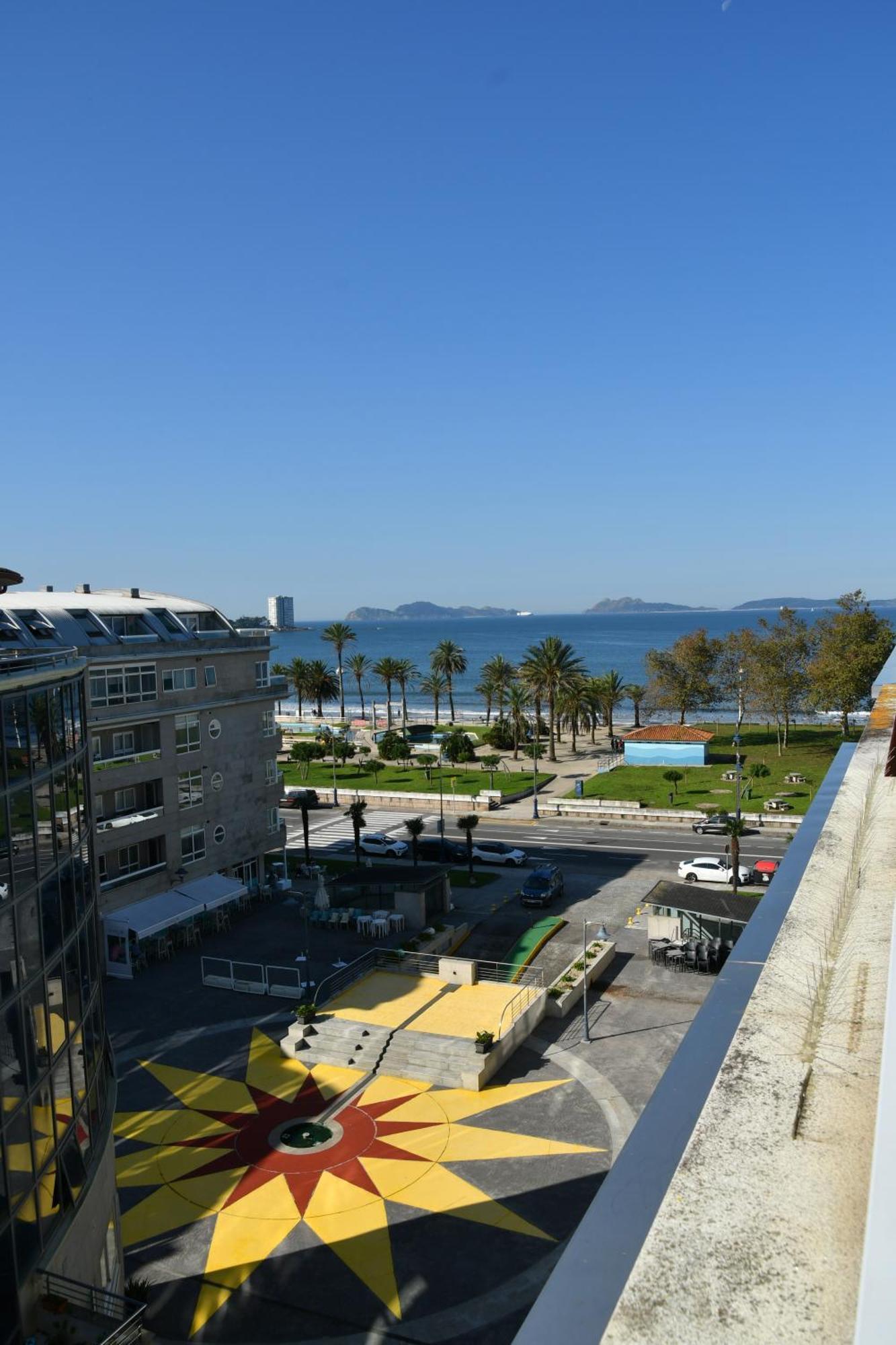Primera Linea De Playa Samil Costa Con Garaje Incluido Vigo Kültér fotó